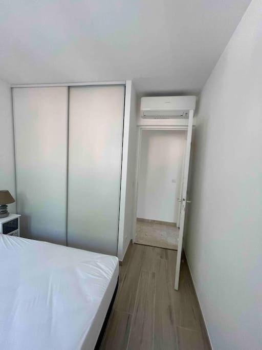 Appartement Bord De Mer Avec Garage Menton Exterior photo